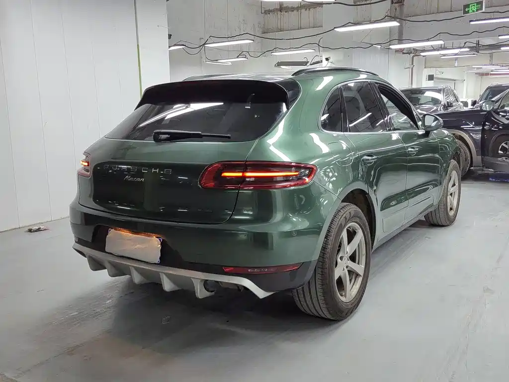 Porsche Macan 2016 — фото 15