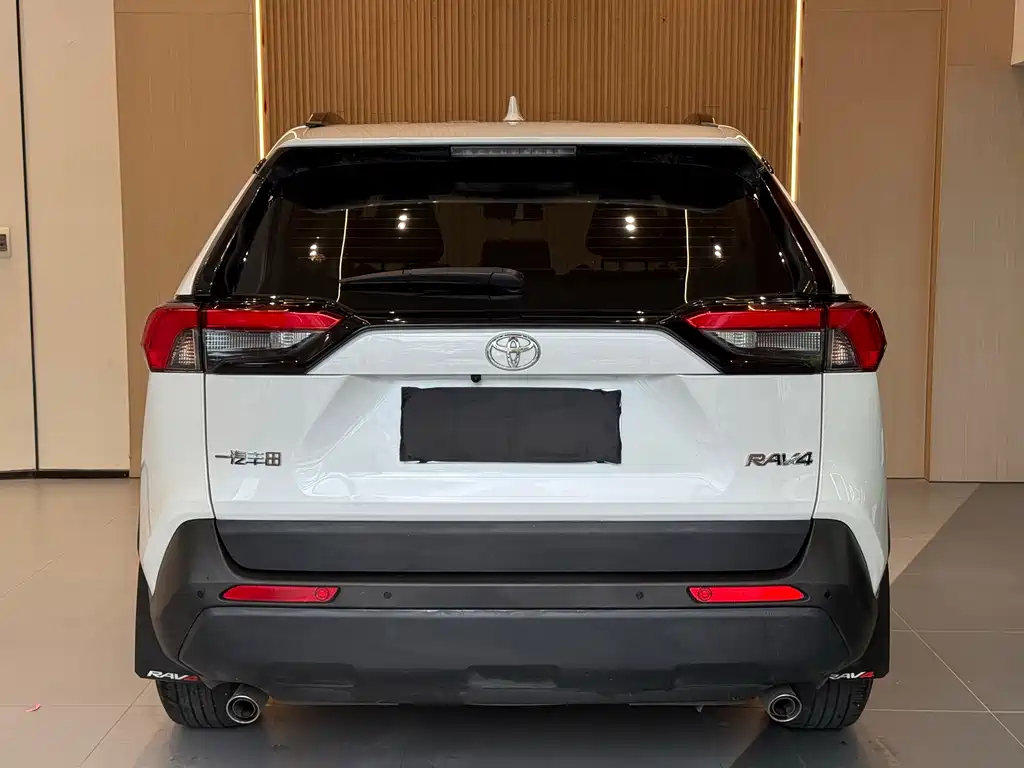 Toyota RAV4 2024 — фото 19