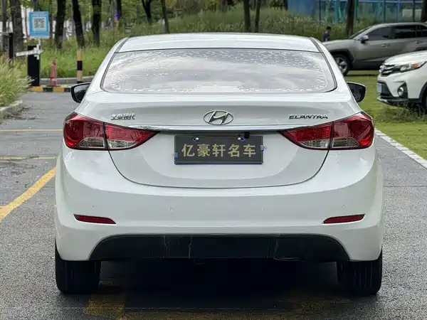 Hyundai Elantra Langdong 2013
