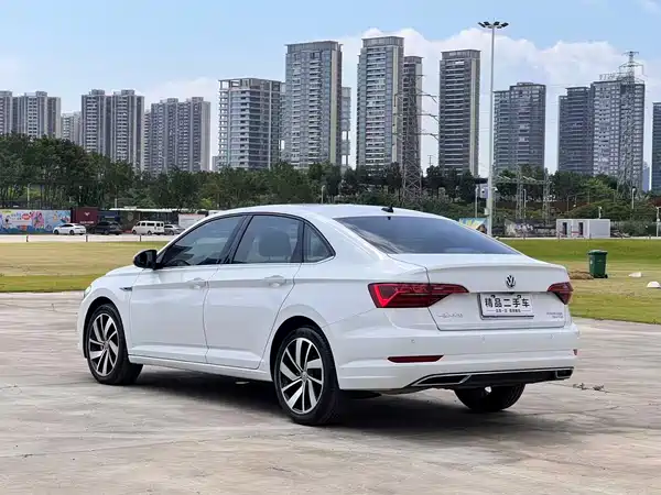 Volkswagen Sagitar 2022