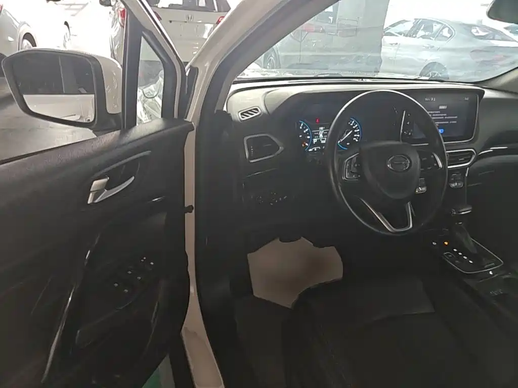 GAC Trumpchi GS4 2018 — фото 16