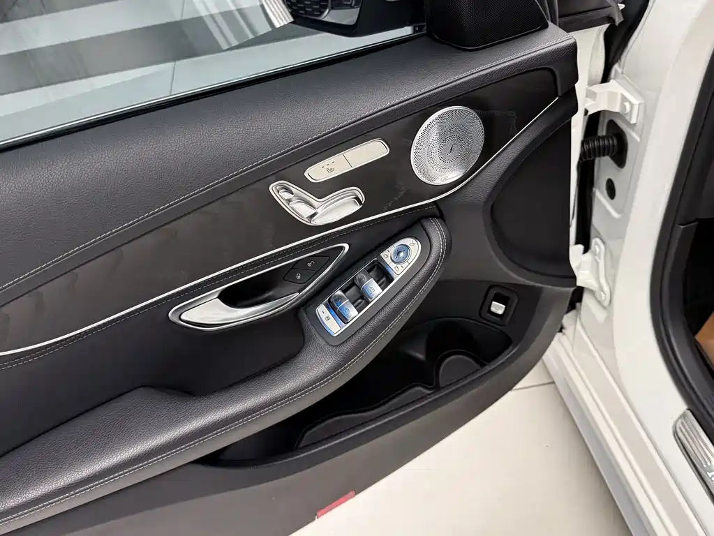 Mercedes-Benz C-Class 2018 — фото 13