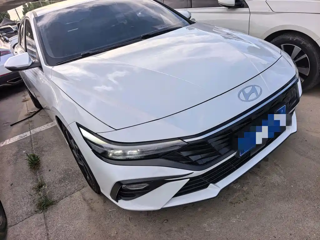 Hyundai Elantra 2023