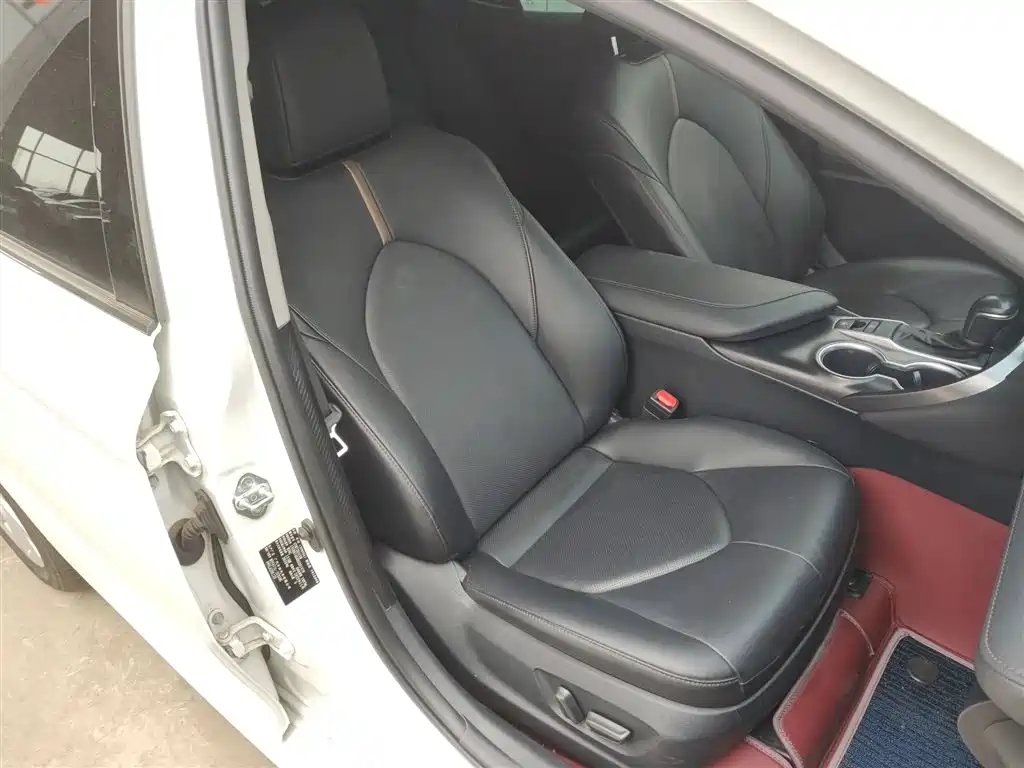 Toyota Camry 2022 — фото 20
