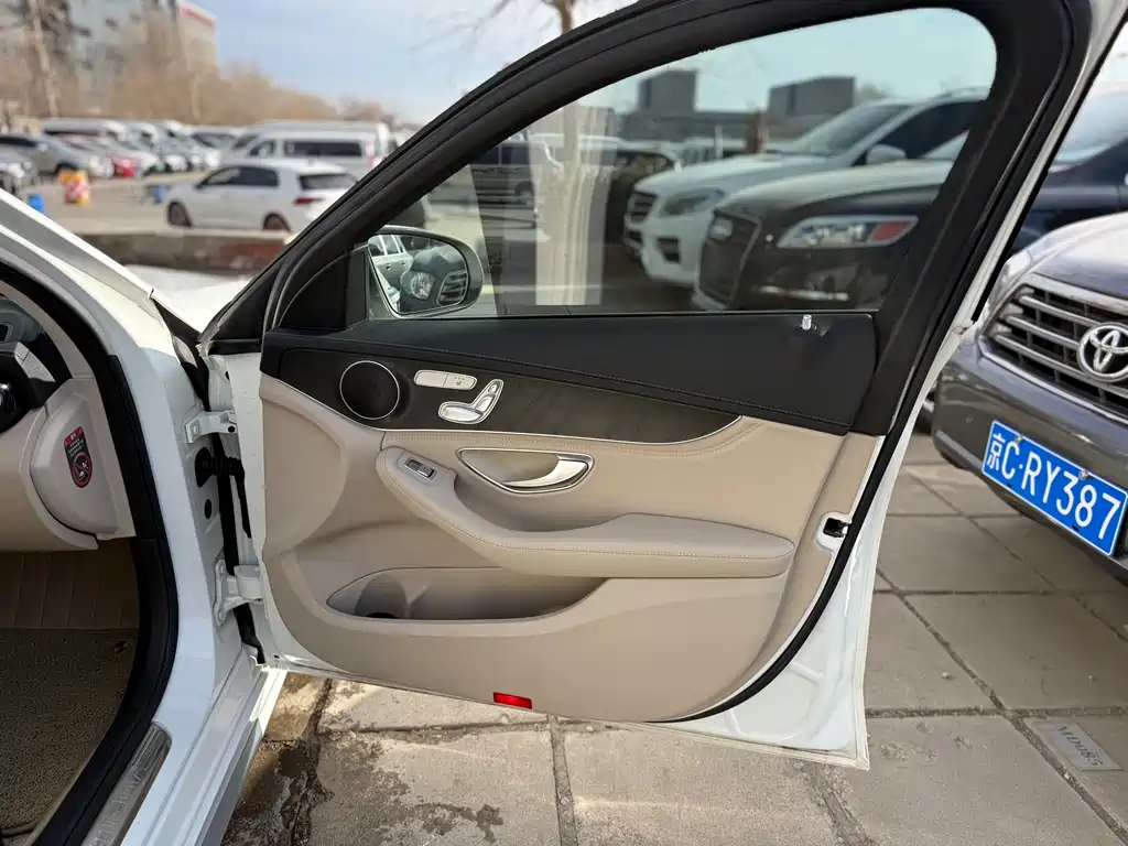 Mercedes-Benz C-Class 2015 — фото 17