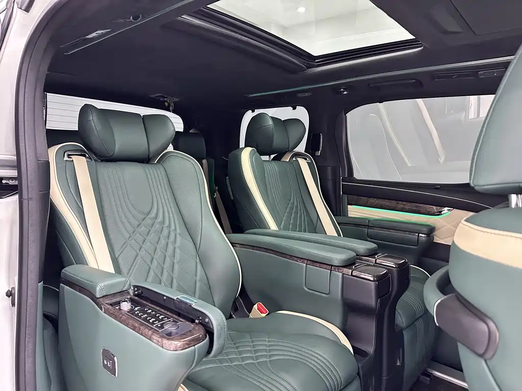 Toyota Alphard 2018 — фото 13