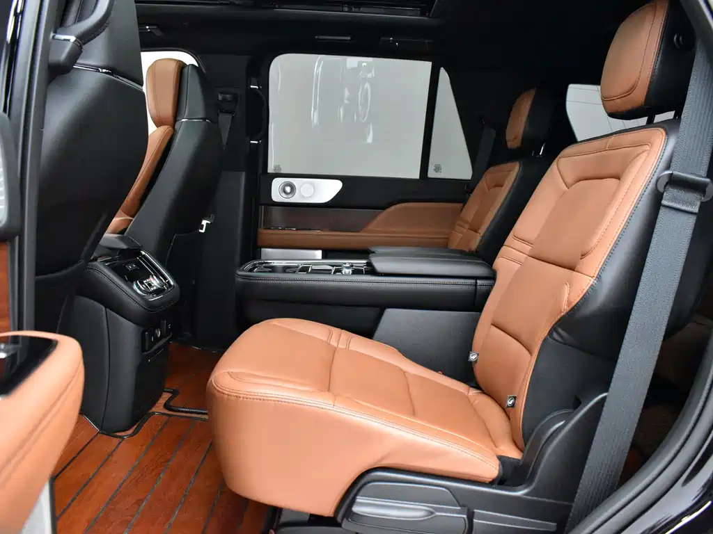Lincoln Navigator 2020 — фото 14
