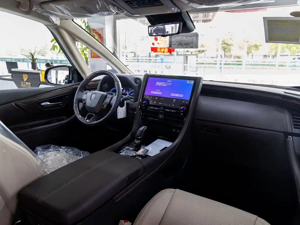 Toyota Vellfire — фото 3
