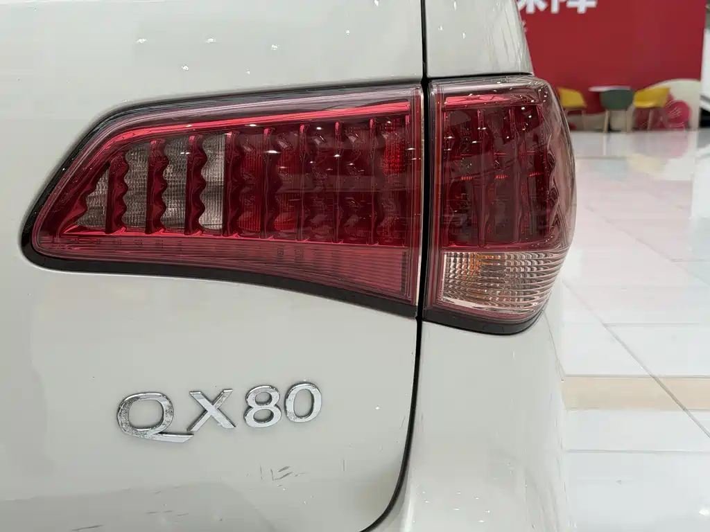 Infiniti QX80 2018 — фото 21