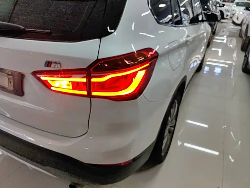 BMW X1 2017 — фото 8