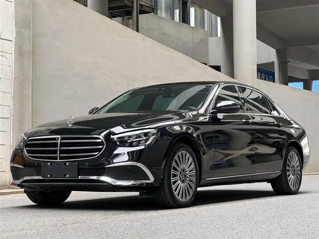 Mercedes-Benz E-Class 2023 — фото 1