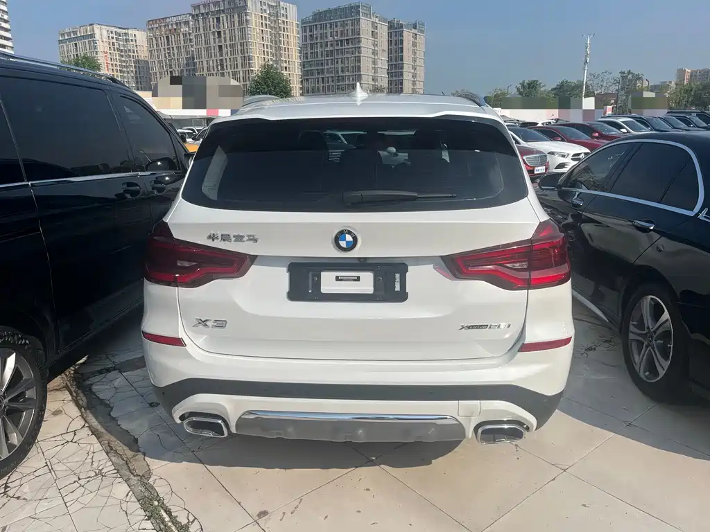 BMW X3 2018 — фото 9