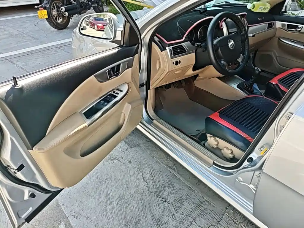 Buick Excelle 2014 — фото 16