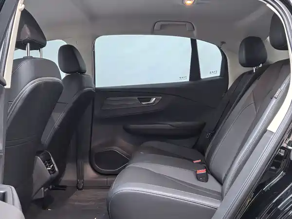 Hongqi E-QM5 2024