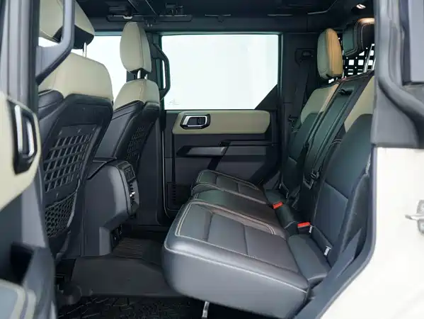 Ford Bronco 2024