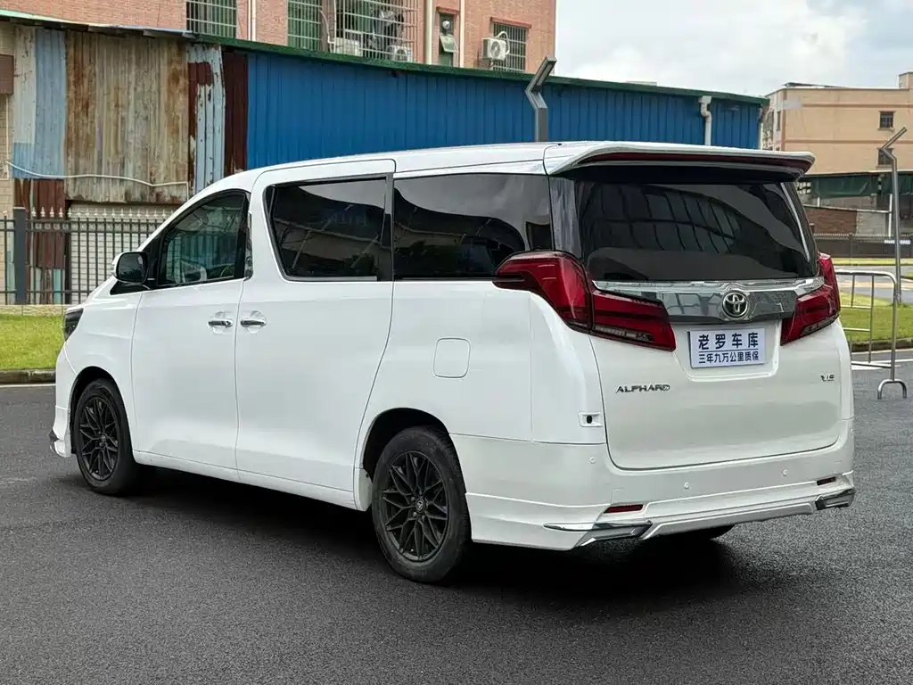 Toyota Alphard 2015 — фото 7