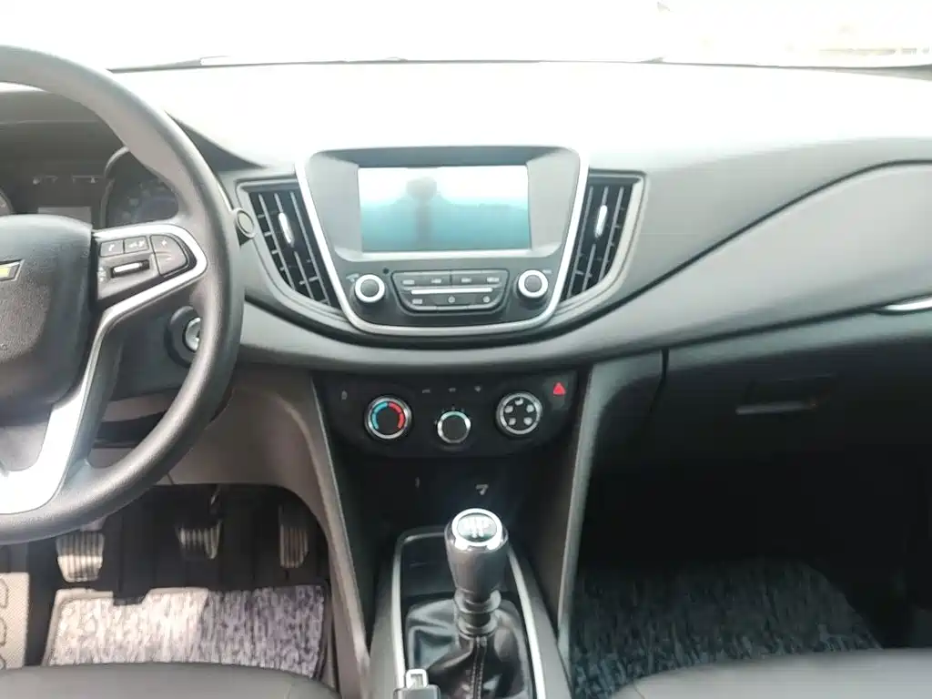 Chevrolet Cavalier 2017 — фото 10