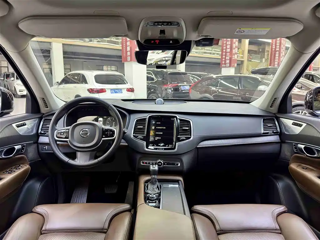Volvo XC90 2019 — фото 13