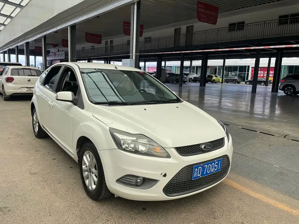 Ford Focus 2015 — фото 1