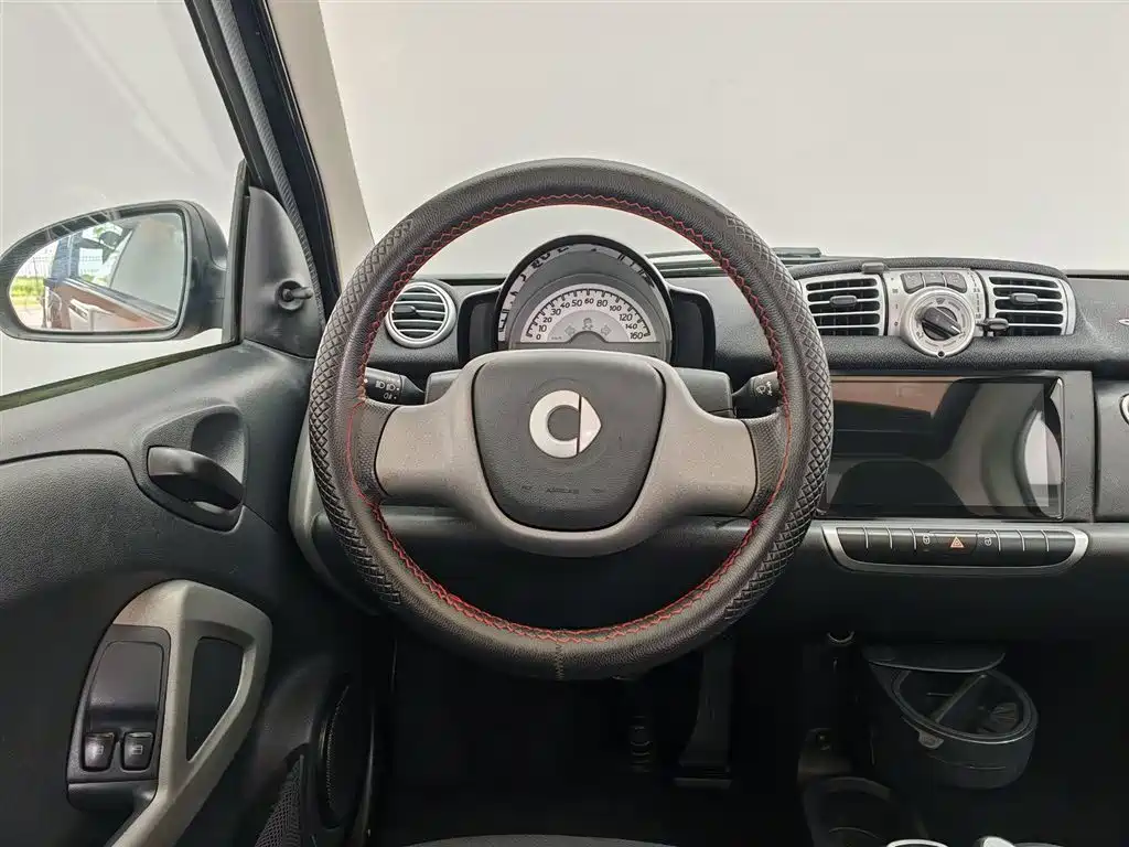 smart Fortwo 2015 — фото 11