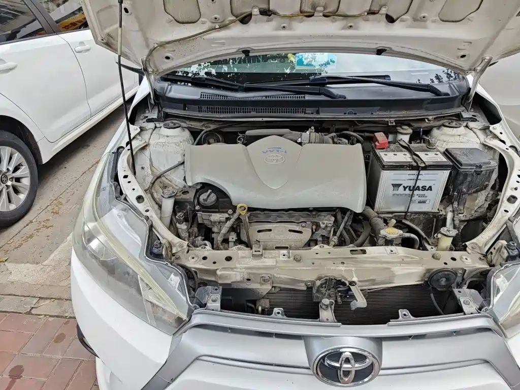 Toyota Yaris L 2014 — фото 23
