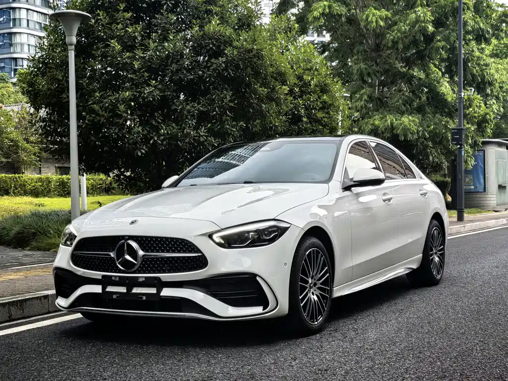 Mercedes-Benz C-Class 2025 — фото 1