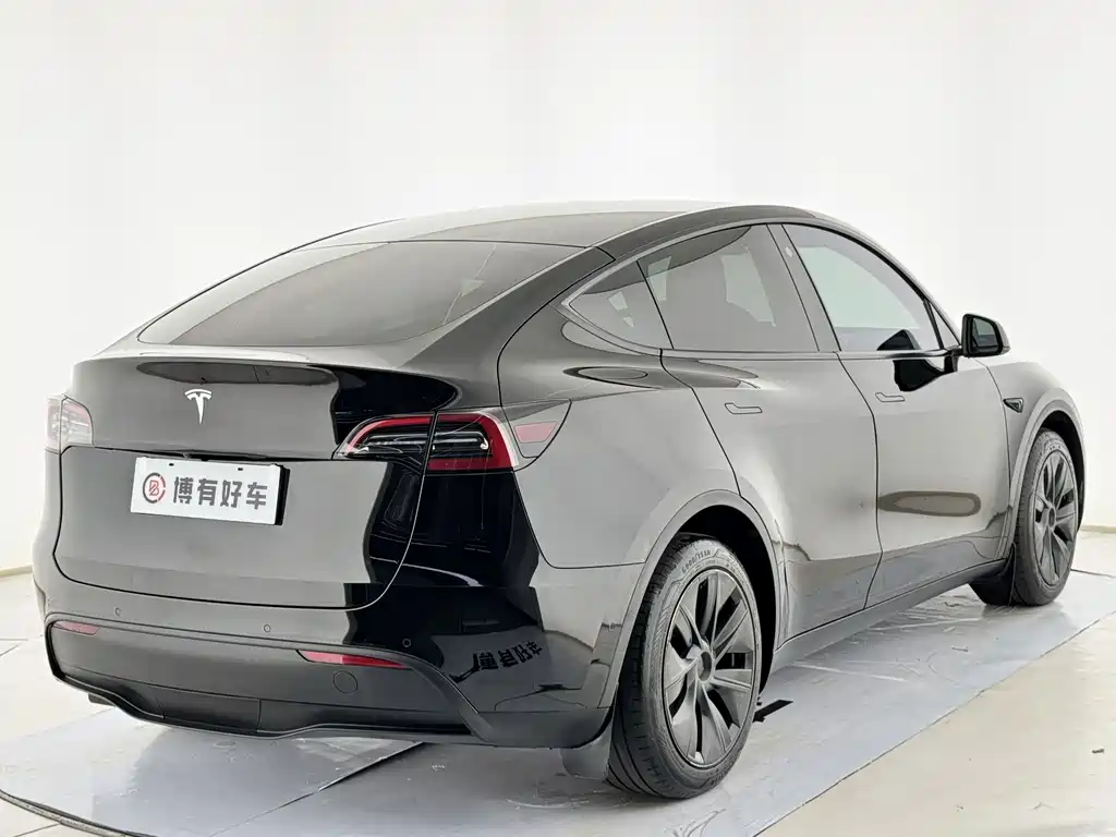 Tesla Model Y 2022 — фото 11