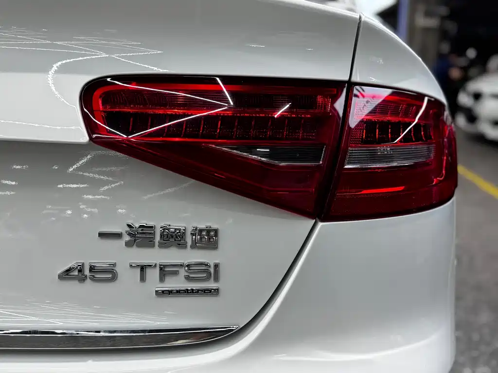 Audi A4L 2015 — фото 9