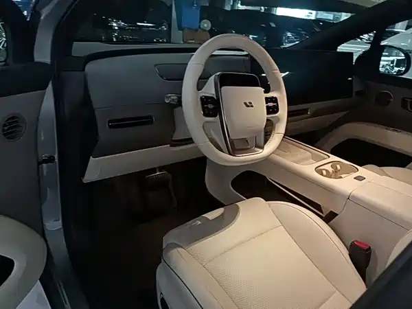 Li Auto i6 2025
