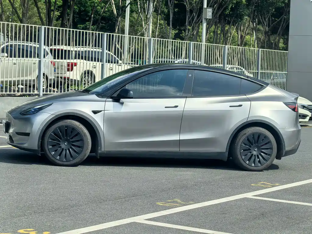 Tesla Model Y 2022 — фото 2