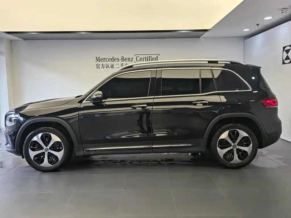 Mercedes-Benz GLB 2023
