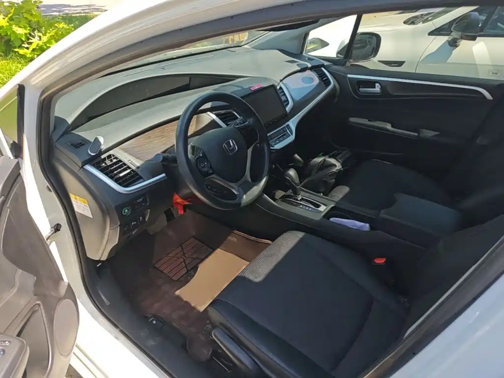 Honda Jade 2016 — фото 16
