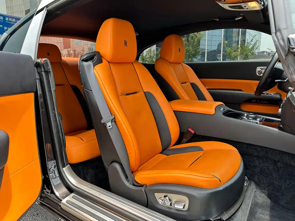 Rolls-Royce Phantom 2019 — фото 18