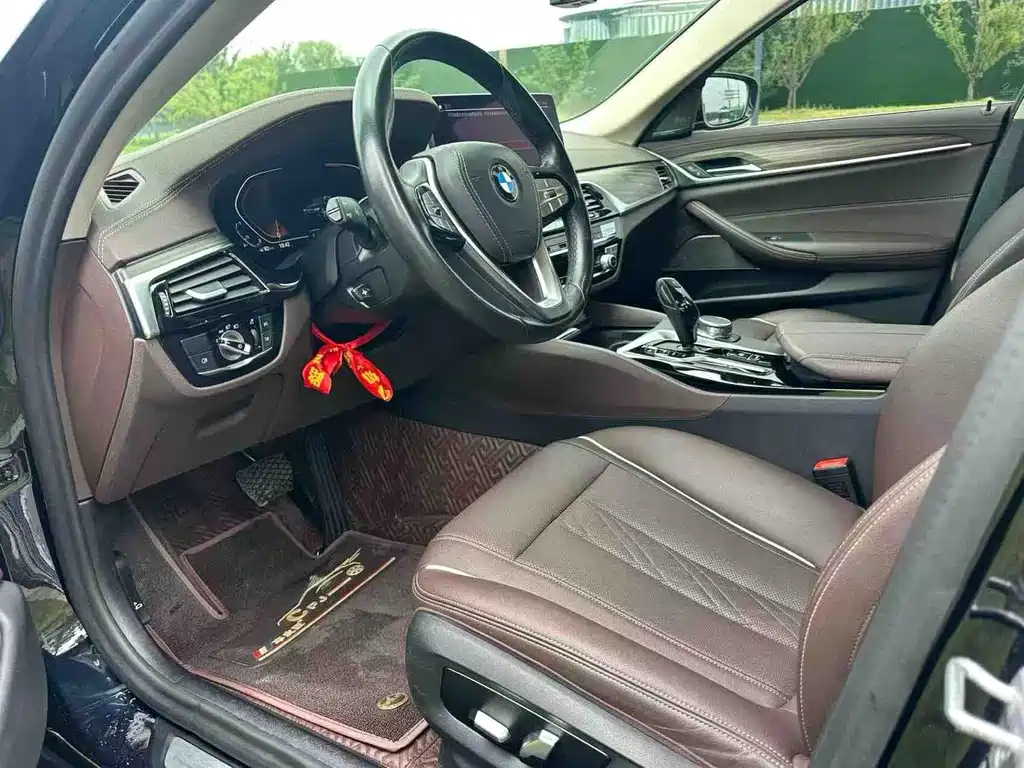 BMW 5 Series 2021