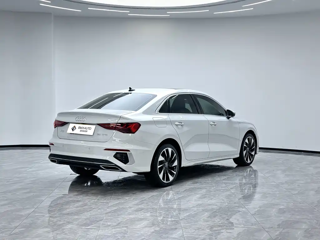 Audi A3 2023 — фото 4