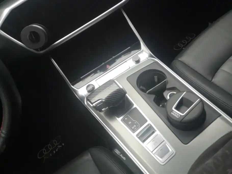 Audi A6 2021 — фото 16