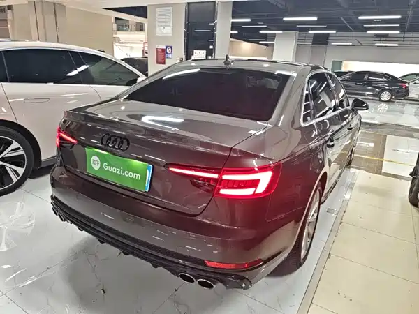 Audi A4L 2020