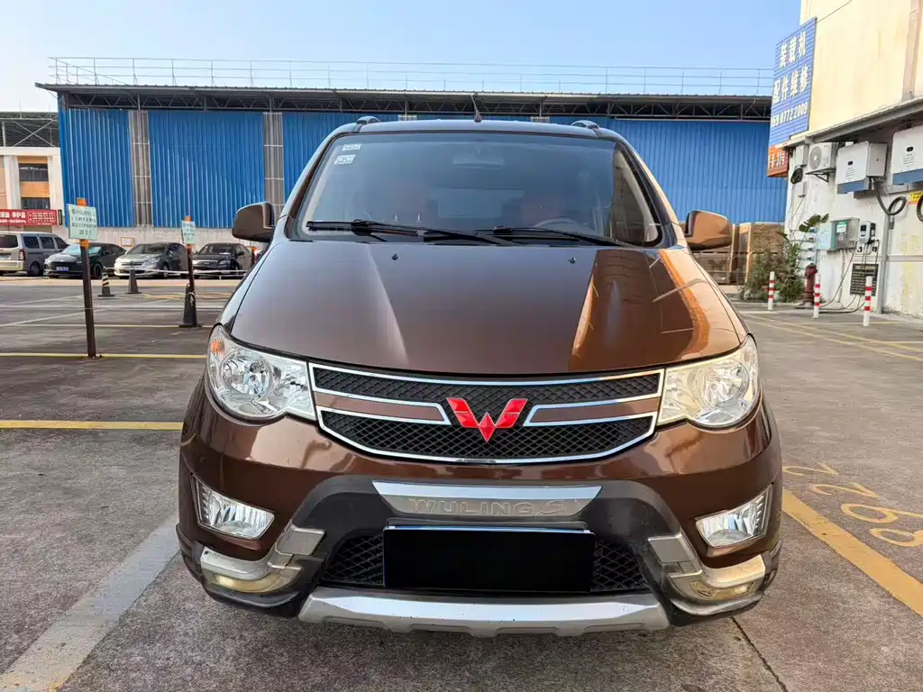 Wuling Hongguang 2018 — фото 2
