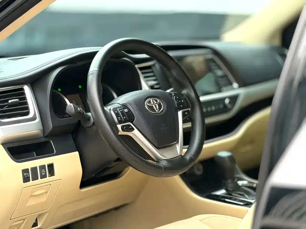 Toyota Highlander 2019 — фото 4