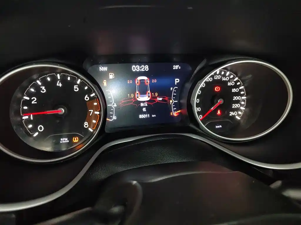 Jeep Compass 2018 — фото 8