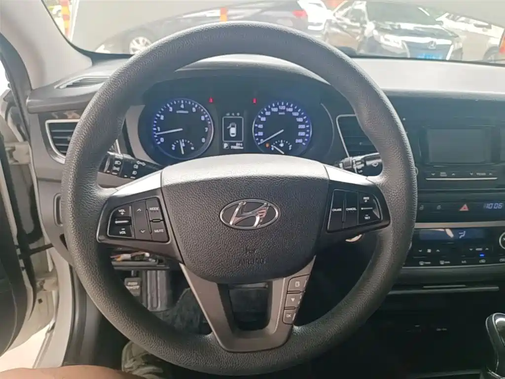 Hyundai Mistra 2015 — фото 11
