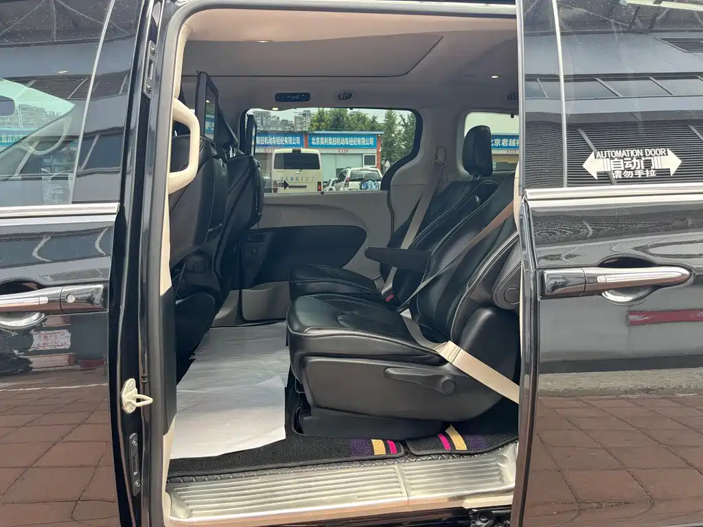Chrysler Grand Voyager 2019 — фото 15