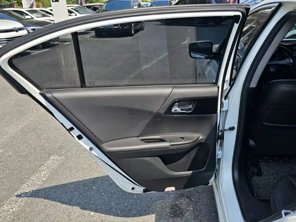 Honda Accord 2018 — фото 9