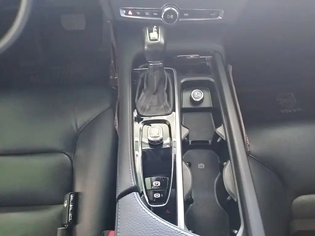 Volvo S90 2018 — фото 14
