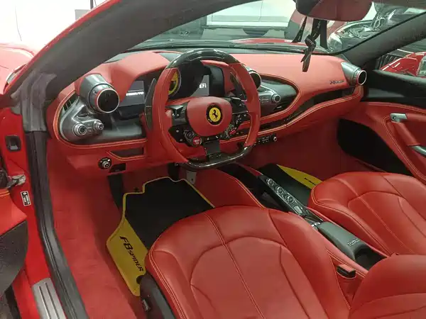 Ferrari F8 2022