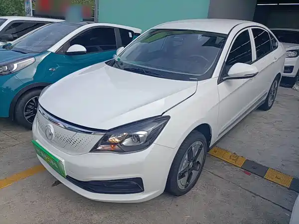Dongfeng E70 2023