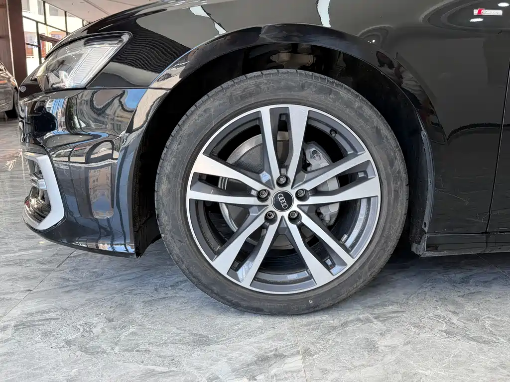 Audi A6L 2023