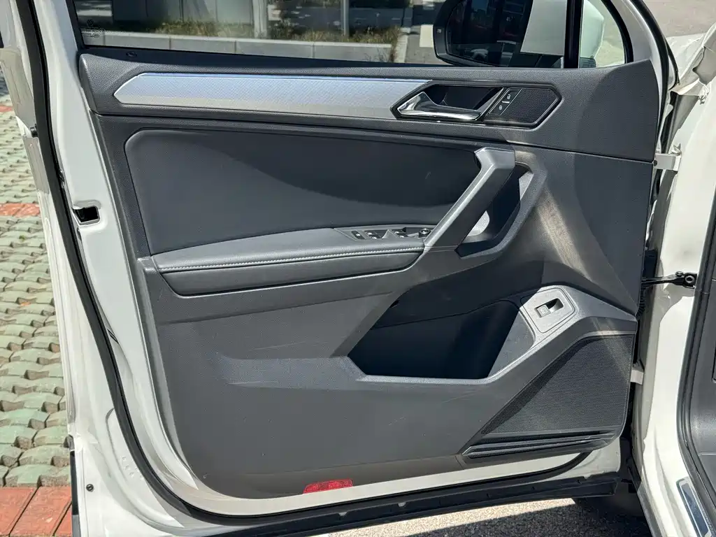 Volkswagen Tiguan L 2020