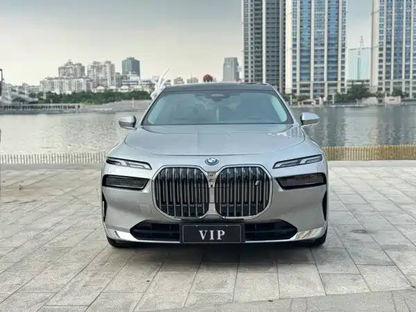 BMW i7 2023