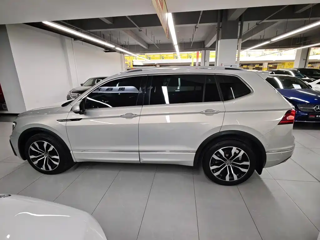 Volkswagen Tiguan L 2021 — фото 4